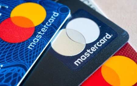 Akcje Mastercard-handel na tle boomu NFT